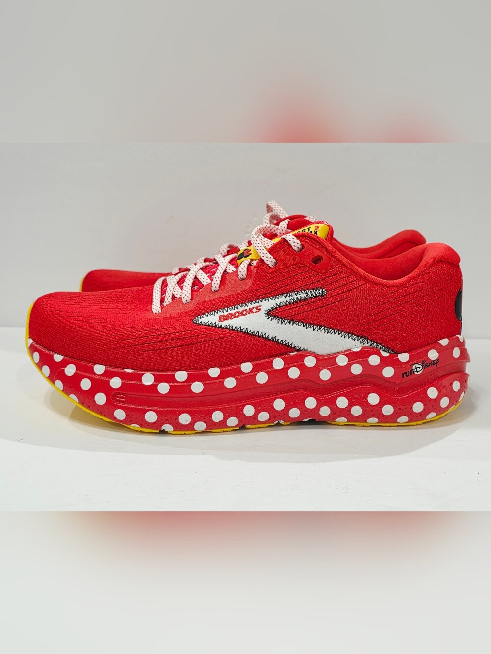 Brooks Ghost Max 2 MINNIE MOUSE RunDisney 2025 Red Polka Dot Men’s 8 Wide 2E New - Picture 5 of 16